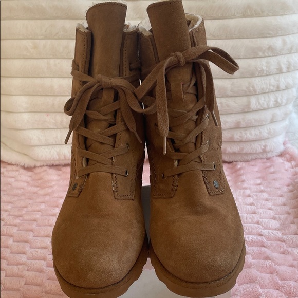BearPaw Women's Brown Suede Lace Up Boots - Picture 7 of 11
